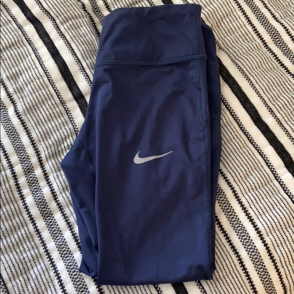 Nike cropped compression leggings
